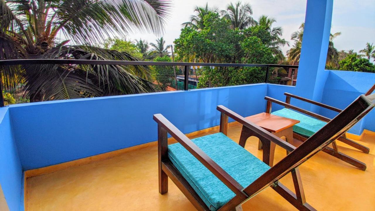Shunyachi LotusFeet Hotel Morjim Bagian luar foto